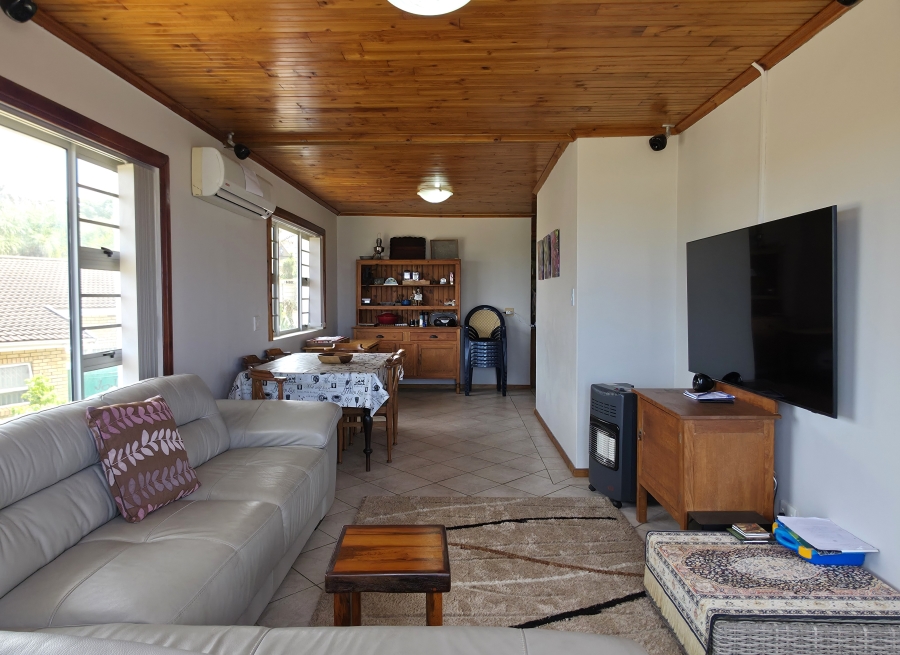 4 Bedroom Property for Sale in Noorsekloof Eastern Cape